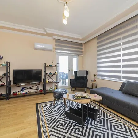 Apartman Chic And Spacious Flat In