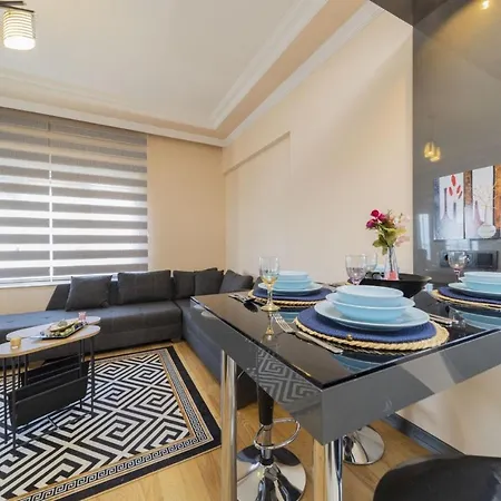 Chic And Spacious Flat In *